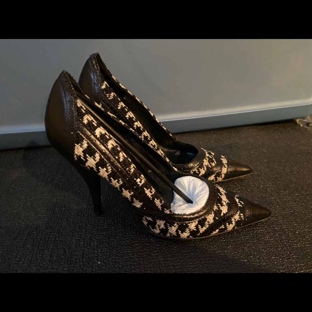 Dolce Vita Pointy Toed Pumps
